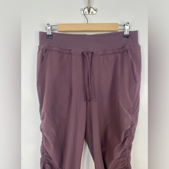 Athleta Attitude Ruched Drawstring Volcanic Violet Size 6 - Picture 4 of 13